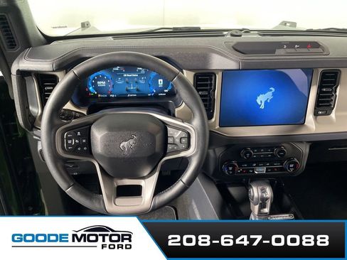 Used 2025 Ford Bronco Outer Banks image 12