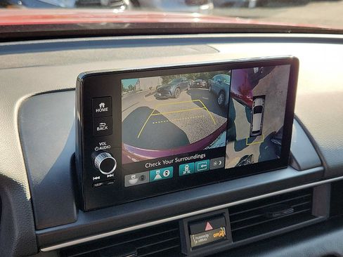 Certified 2025 Honda Pilot Elite image 17