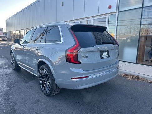 Used 2025 Volvo XC90 B5 Plus image 3