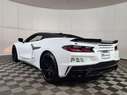 Used 2025 Chevrolet Corvette E-Ray w/ Stealth Interior Trim Package AWD/4WD image 5