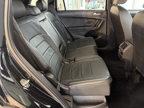 Used 2022 Volkswagen Tiguan SEL R-Line AWD/4WD image 32