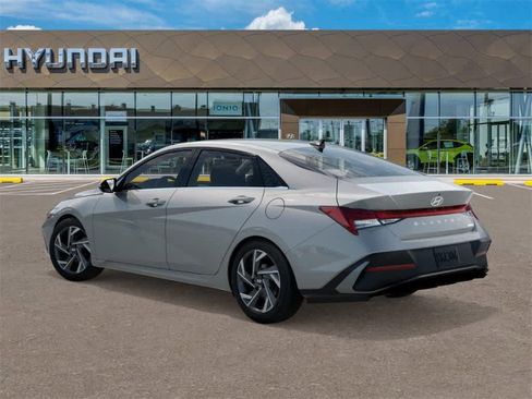 New 2025 Hyundai Elantra Limited image 5