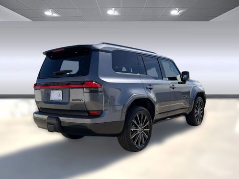 Used 2025 Lexus GX 550 w/ Accessory Package (Z1) image 8