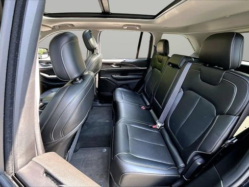 Certified 2023 Jeep Grand Cherokee Limited w/ Luxury Tech Group II AWD/4WD image 23
