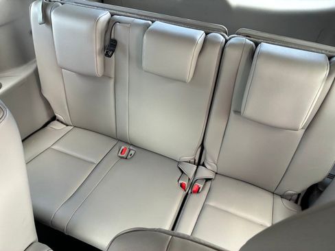 Used 2019 Toyota Highlander XLE AWD/4WD image 19