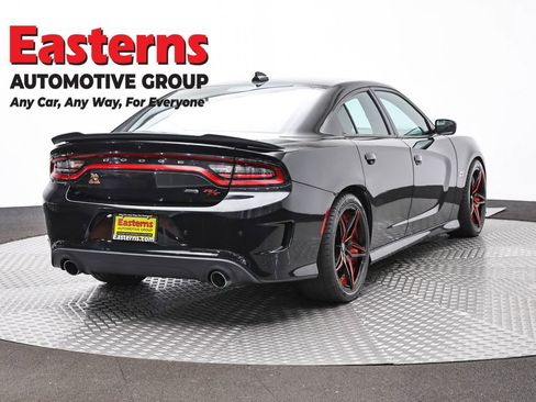 Used 2018 Dodge Charger R/T Scat Pack RWD image 5