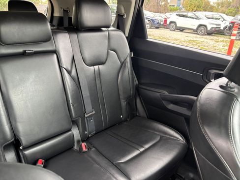 Used 2024 Kia Sorento S image 40