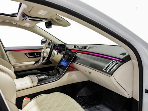 Used 2025 Mercedes-Benz S 580 4MATIC Sedan image 12