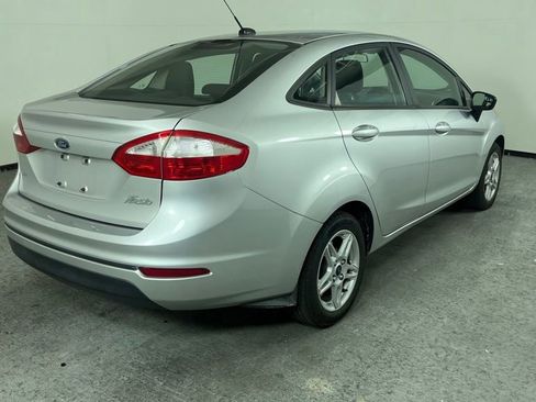 Used 2017 Ford Fiesta SE FWD image 3