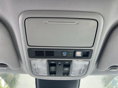 Used 2021 Honda Odyssey Touring image 29