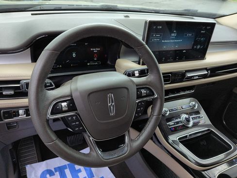 Used 2023 Lincoln Nautilus AWD w/ Premium Package image 12