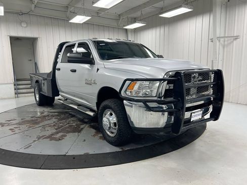 Used 2018 RAM 3500 Tradesman w/ Chrome Appearance Group AWD/4WD image 2