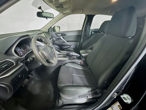 Used 2018 Mitsubishi Eclipse Cross ES image 13