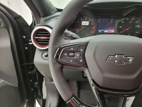 New 2026 Chevrolet Trax RS w/ Sunroof Package FWD image 3