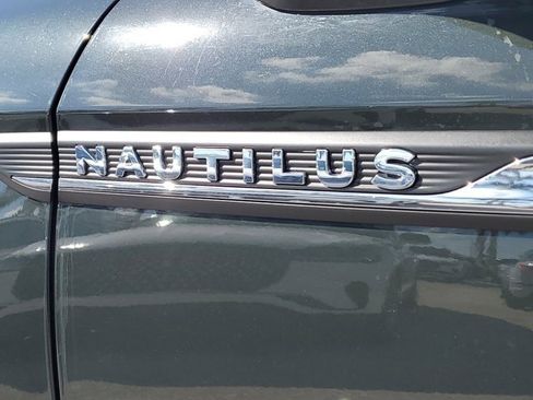 Certified 2023 Lincoln Nautilus Reserve image 10