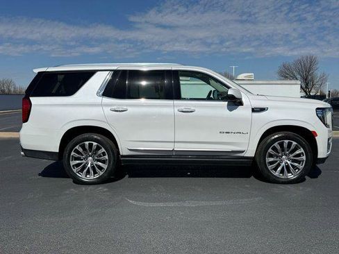 Used 2021 GMC Yukon Denali w/ Denali Premium Package image 13
