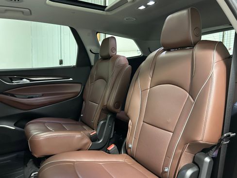Used 2018 Buick Enclave Avenir w/ Avenir Technology Package AWD/4WD image 30