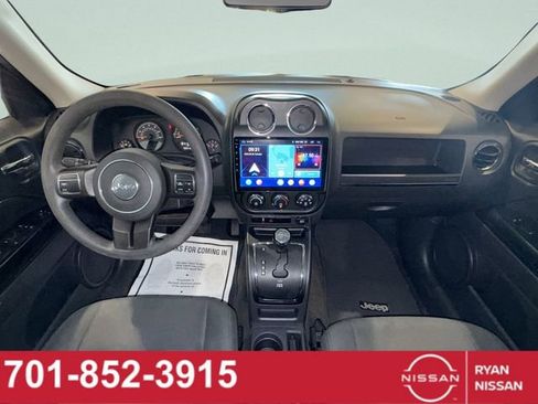 Used 2017 Jeep Patriot Sport w/ Power Value Group AWD/4WD image 2