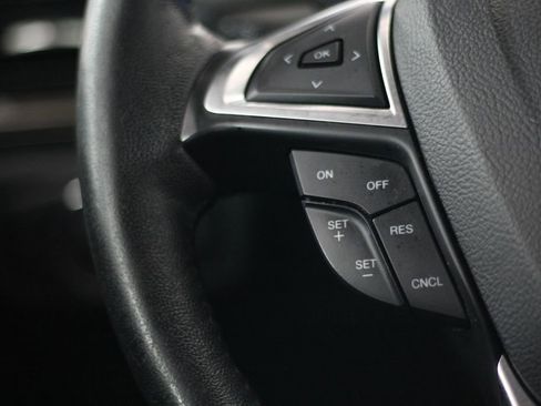 Used 2020 Ford Fusion SEL FWD image 14