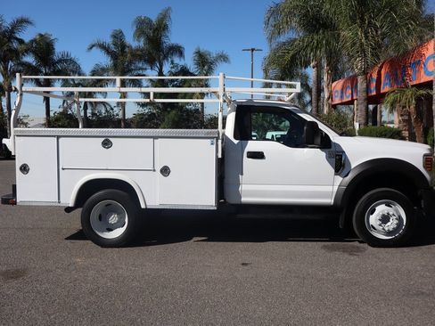 Used 2018 Ford F550 2WD Regular Cab Super Duty image 11