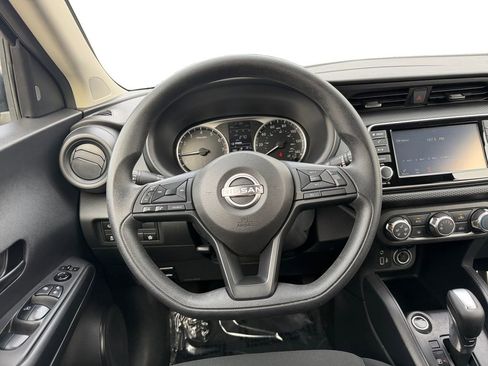 Used 2024 Nissan Kicks S image 12