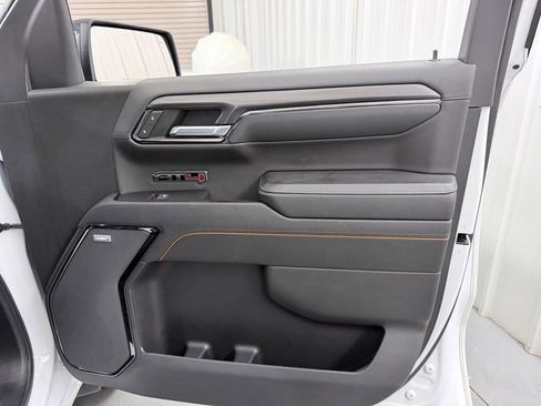 Used 2023 GMC Sierra 1500 AT4 w/ Technology Package AWD/4WD image 50