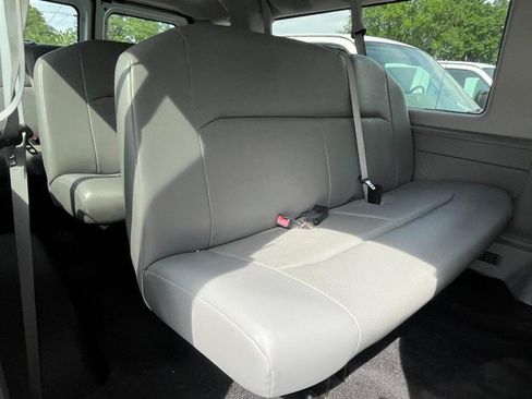 Used 2008 Ford E-350 and Econoline 350 Extended Wagon Super Duty RWD image 7