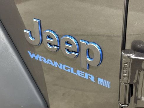 Used 2025 Jeep Wrangler Unlimited Sport S 4xe w/ Convenience Group AWD/4WD image 25