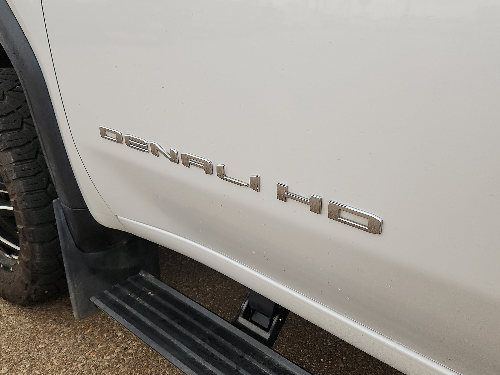 Used 2024 GMC Sierra 3500 Denali Ultimate AWD/4WD image 16