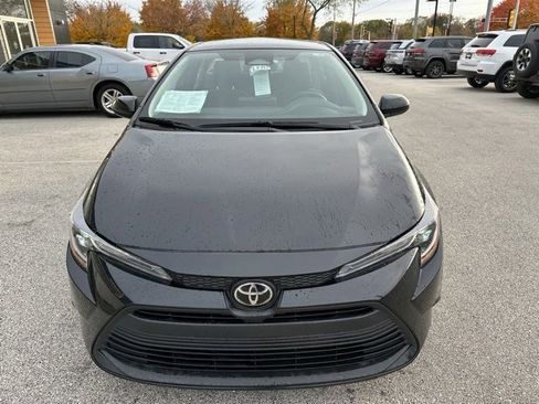 Used 2024 Toyota Corolla LE image 3