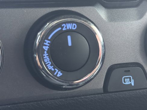 Used 2023 Toyota Tacoma TRD Off-Road w/ Technology Package image 25