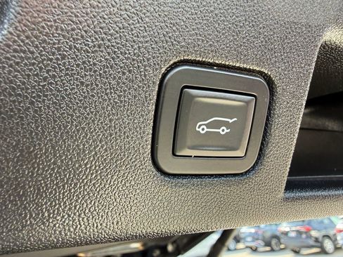 Used 2019 Chevrolet Equinox Premier image 20