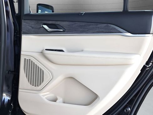 Used 2023 Jeep Grand Cherokee L Limited w/ Luxury Tech Group II image 76