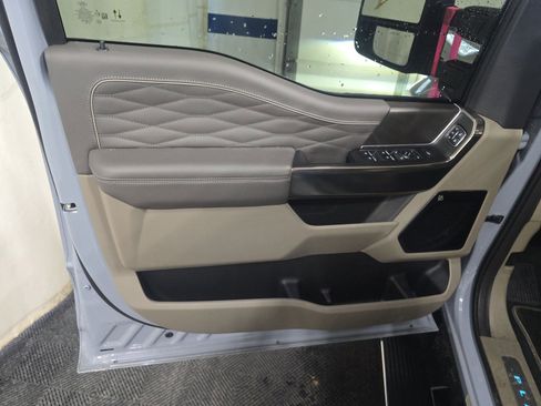 Used 2025 Ford F450 Platinum w/ Platinum Plus Package image 7