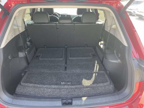 Certified 2022 Volkswagen Tiguan SE FWD image 11