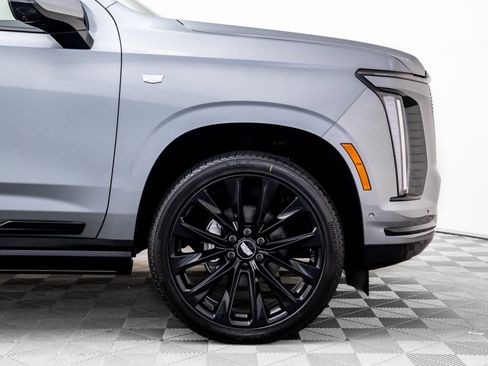 New 2026 Cadillac Escalade Platinum Sport w/ LPO, ONYX Package image 31