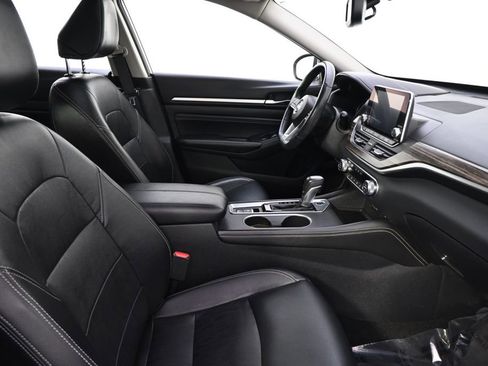 Used 2019 Nissan Altima 2.5 Platinum image 16