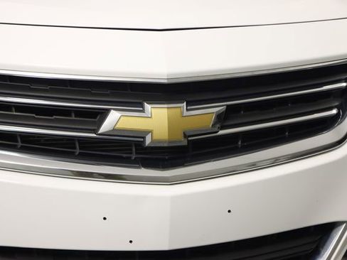 Used 2015 Chevrolet Impala LT FWD image 12