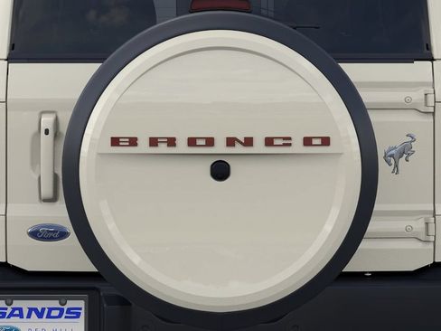 New 2026 Ford Bronco Outer Banks w/ Sasquatch Package AWD/4WD image 24