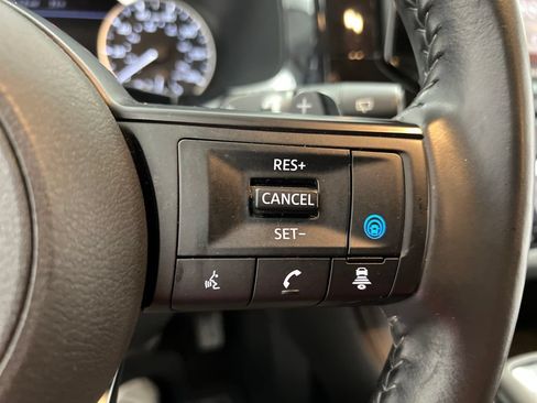 Used 2024 Nissan Pathfinder SV FWD image 49