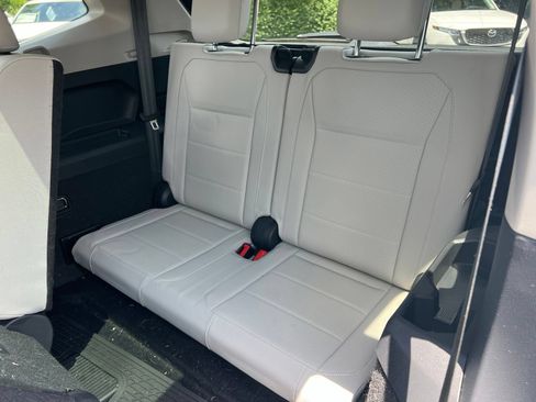 Used 2019 Volkswagen Tiguan SE FWD image 28