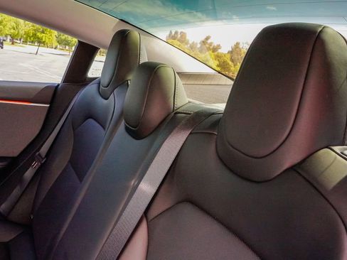 Used 2025 Tesla Model 3 Long Range RWD image 12