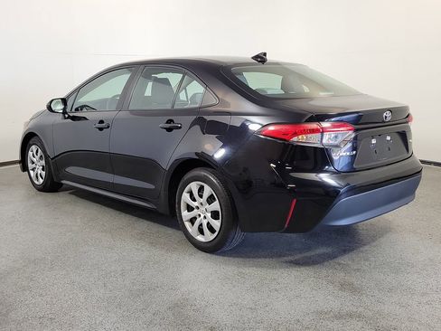 Used 2023 Toyota Corolla LE FWD image 5