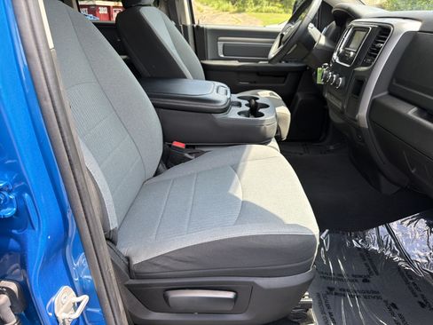 Used 2024 RAM 1500 Classic SLT AWD/4WD image 13