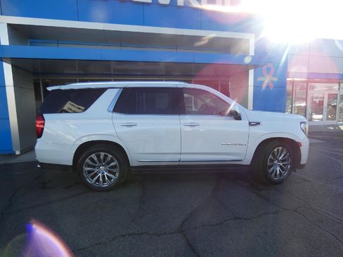 Used 2021 GMC Yukon Denali w/ Denali Ultimate Package image 2