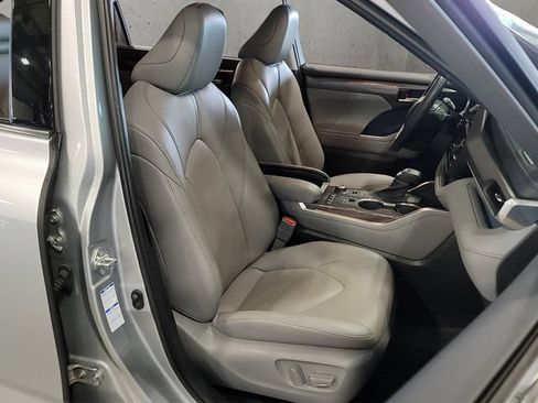 Used 2022 Toyota Highlander Limited AWD/4WD image 20