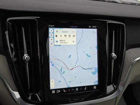 Used 2023 Volvo S60 T8 Plus image 15