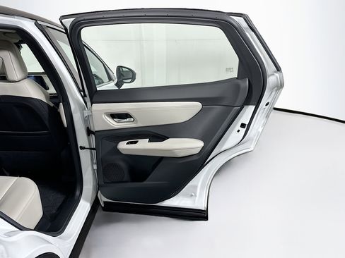 Used 2023 Nissan Ariya FWD image 30