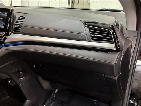 Used 2023 Honda Odyssey Touring image 19