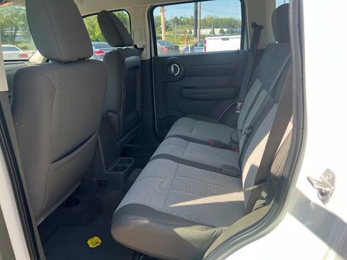 Used 2008 Dodge Nitro SXT image 7